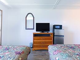 Country Hearth Inn & Suites By OYO Sturgis