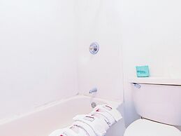 Country Hearth Inn & Suites By OYO Sturgis