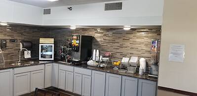 Super 8 by Wyndham Brooklyn Center/MPLS