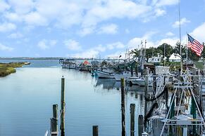 Super 8 by Wyndham Ocean Springs Biloxi