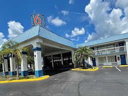 Motel 6 Daytona Beach, FL - Speedway