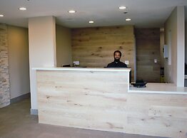 Country Inn & Suites by Radisson, Monterey Beachfront-Marina, CA