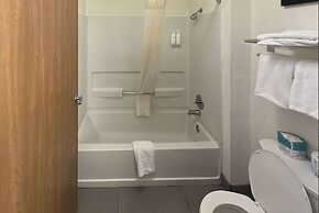 Country Inn & Suites by Radisson, Monterey Beachfront-Marina, CA