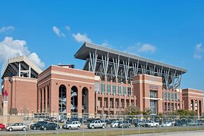 Super 8 by Wyndham College Station