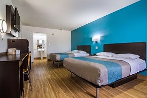 Motel 6 Pensacola, FL - NAS