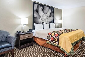 Super 8 by Wyndham Monroe