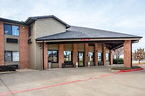 Econo Lodge Inn & Suites