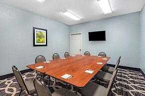 La Quinta Inn & Suites by Wyndham Columbus - Edinburgh
