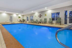La Quinta Inn & Suites by Wyndham Columbus - Edinburgh