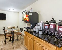 Quality Inn Macomb near University Area
