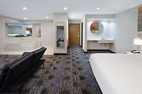 Days Inn by Wyndham Wooster