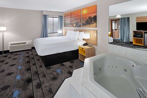 Days Inn by Wyndham Wooster