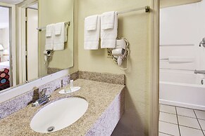 Super 8 by Wyndham Walterboro