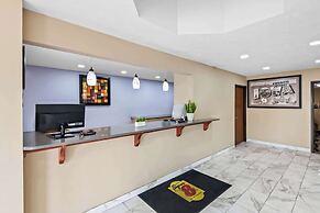 Super 8 by Wyndham Council Bluffs IA Omaha NE Area