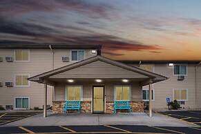 Super 8 by Wyndham Council Bluffs IA Omaha NE Area