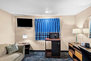 Super 8 by Wyndham Council Bluffs IA Omaha NE Area