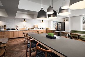 Fairfield Inn & Suites by Marriott San Francisco San Carlos