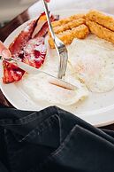 Loyalist Country Inn & Conference Centre