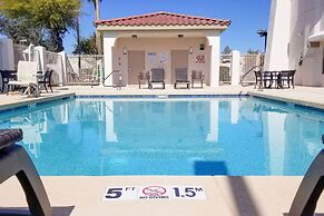 Comfort Inn & Suites Tempe Phoenix Sky Harbor Airport