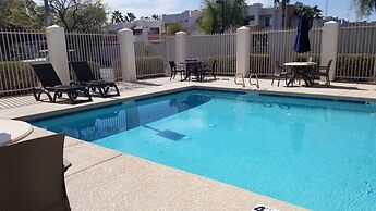 Comfort Inn & Suites Tempe Phoenix Sky Harbor Airport