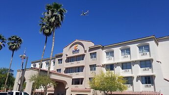 Comfort Inn & Suites Tempe Phoenix Sky Harbor Airport