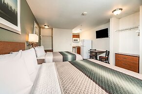 HomeTowne Studios by Red Roof Fresno - West