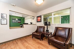 HomeTowne Studios by Red Roof Fresno - West