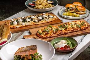 Burton House, Beverly Hills, A Tribute Portfolio Hotel