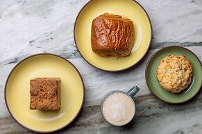 Burton House, Beverly Hills, A Tribute Portfolio Hotel