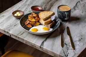 Burton House, Beverly Hills, A Tribute Portfolio Hotel