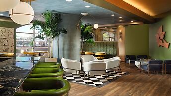 Burton House, Beverly Hills, A Tribute Portfolio Hotel