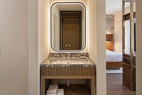 Burton House, Beverly Hills, A Tribute Portfolio Hotel