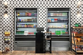 Burton House, Beverly Hills, A Tribute Portfolio Hotel