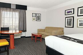La Quinta Inn & Suites by Wyndham Ontario Airport