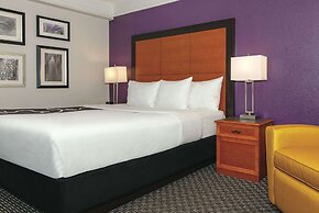 La Quinta Inn & Suites by Wyndham Ontario Airport