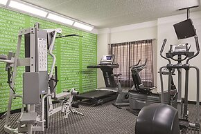 La Quinta Inn & Suites by Wyndham Ontario Airport