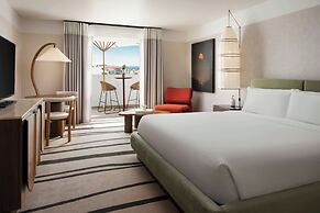 Sandbourne Santa Monica, Autograph Collection