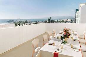 Sandbourne Santa Monica, Autograph Collection