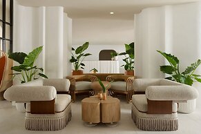 Sandbourne Santa Monica, Autograph Collection