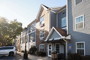 Alluxsuites at 1876, Ascend Hotel Collection