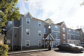 Alluxsuites at 1876, Ascend Hotel Collection