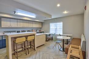 Alluxsuites at 1876, Ascend Hotel Collection