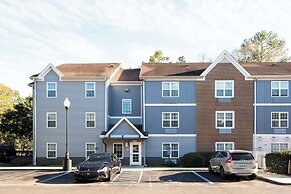 Alluxsuites at 1876, Ascend Hotel Collection