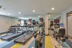 Alluxsuites at 1876, Ascend Hotel Collection