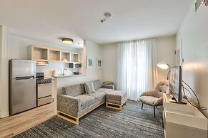 Alluxsuites at 1876, Ascend Hotel Collection