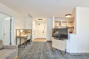 Alluxsuites at 1876, Ascend Hotel Collection