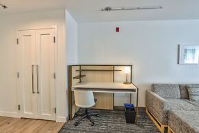 Alluxsuites at 1876, Ascend Hotel Collection