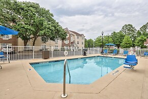 Alluxsuites at 1876, Ascend Hotel Collection