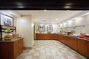 Hampton Inn & Suites Kansas City-Merriam