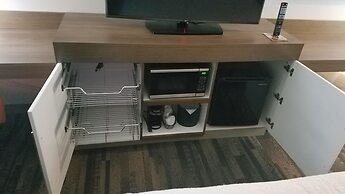 Hampton Inn & Suites Kansas City-Merriam